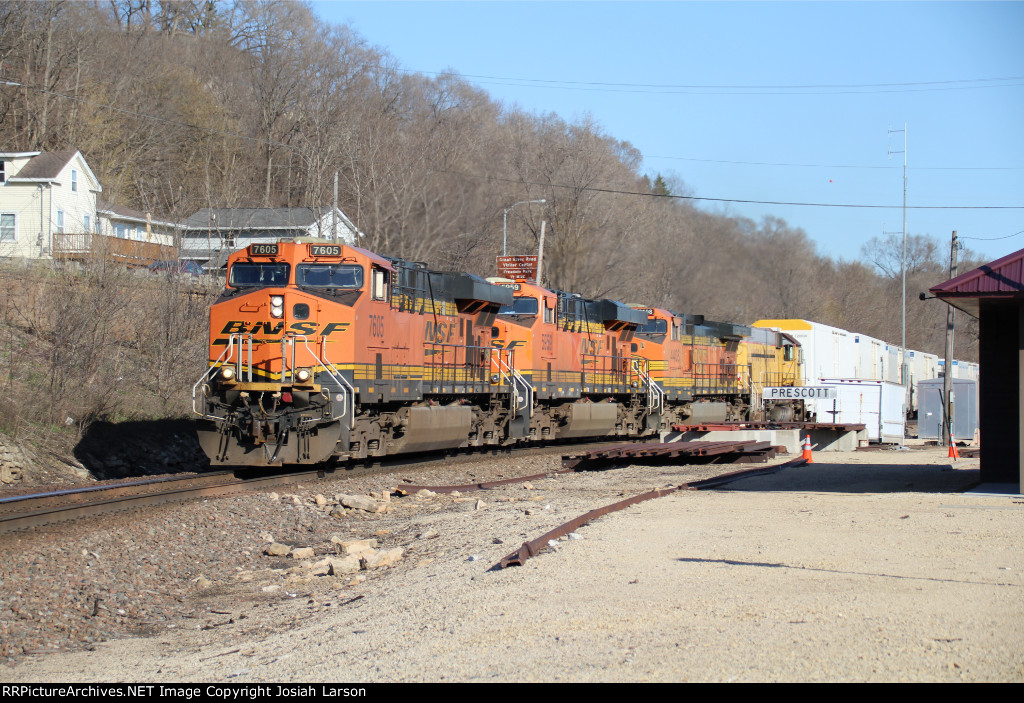 BNSF 7605 West